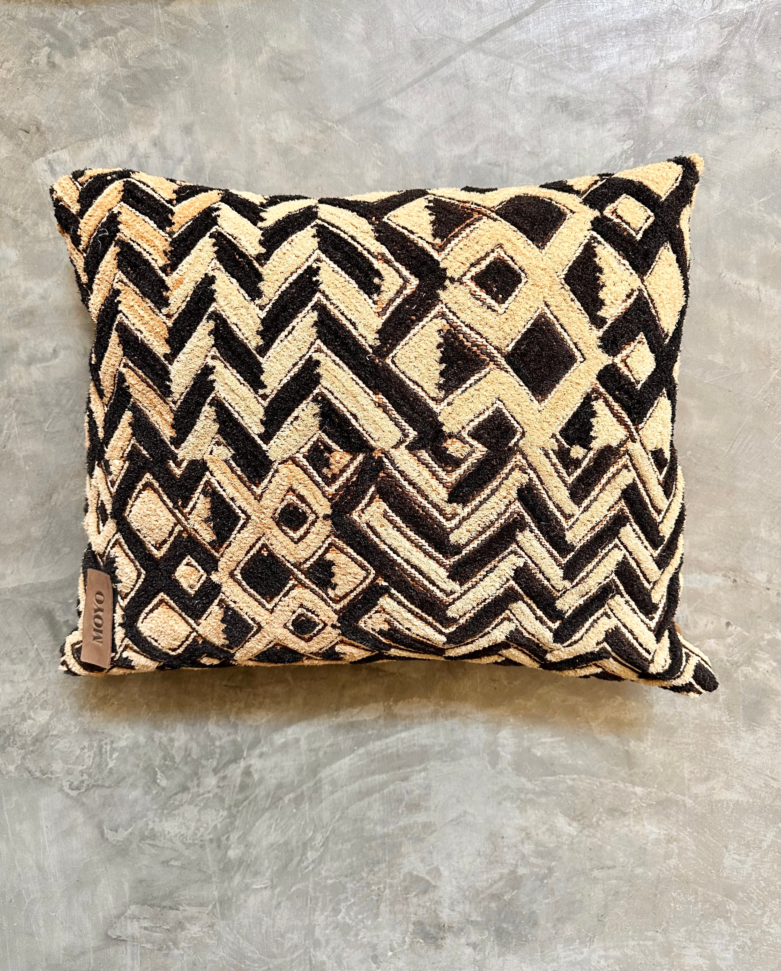 Kuba Cloth Pillows M