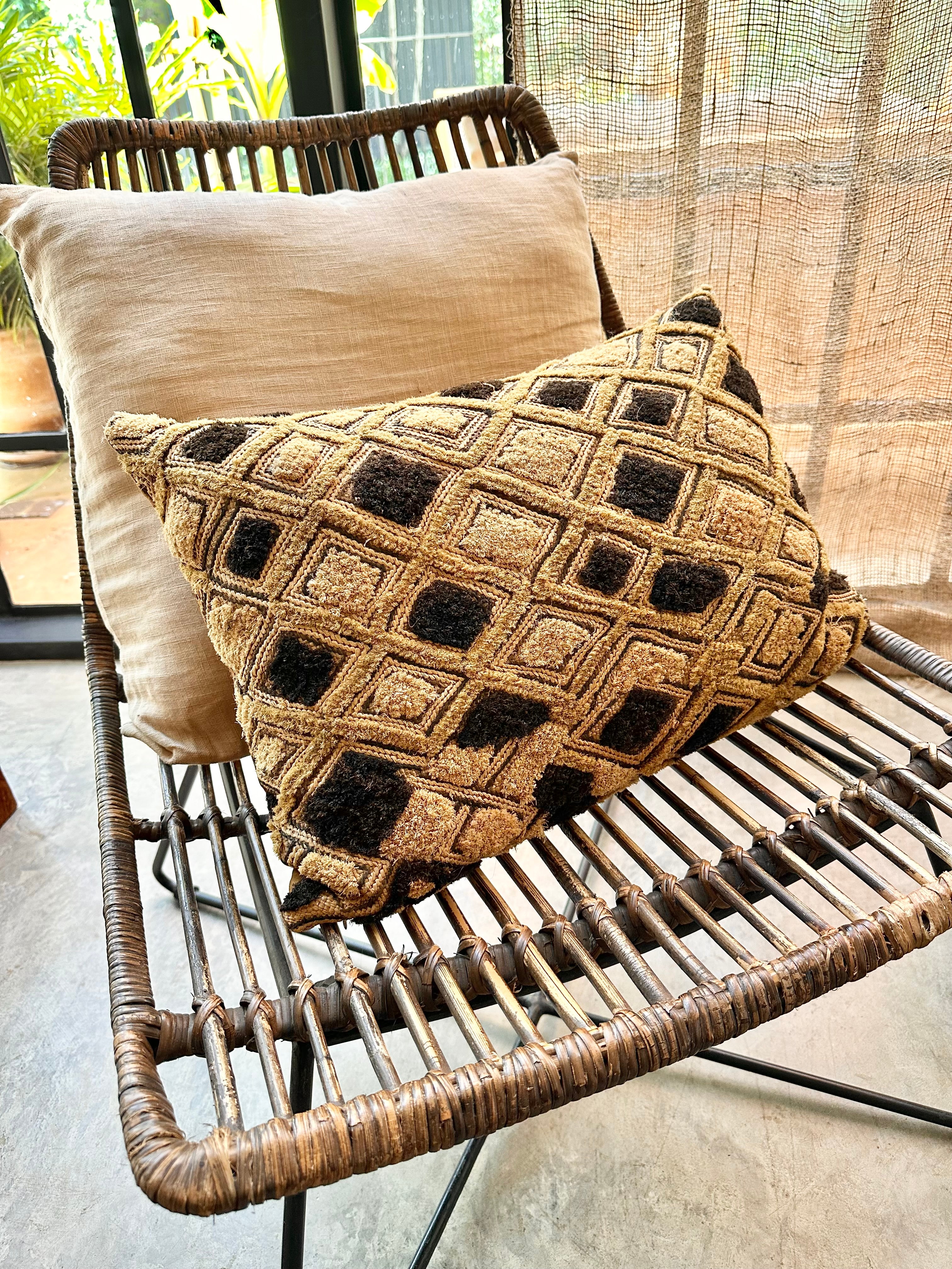 Kuba Cloth Pillows M