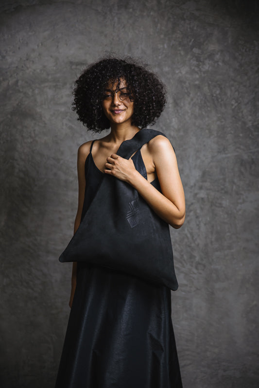 The Pyramid Bag Black